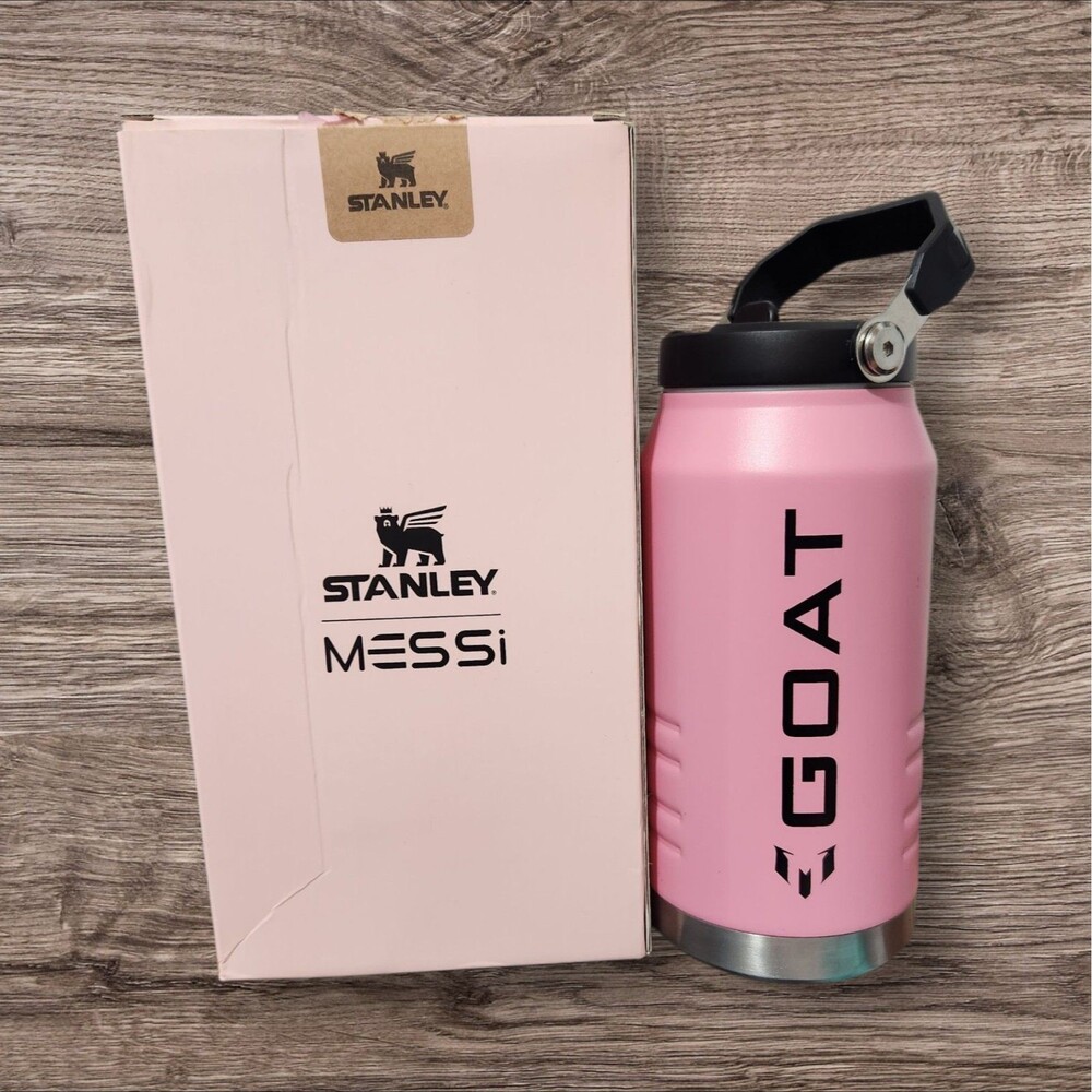 THE MESSI X STANLEY ICEFLOW FLIP STRAW JUG 64 OZ  NEW